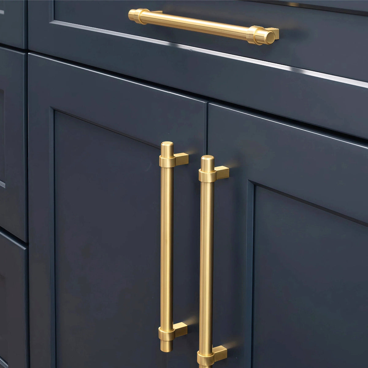 Cosmas 161-160BB Brushed Brass Euro Style Bar Pull