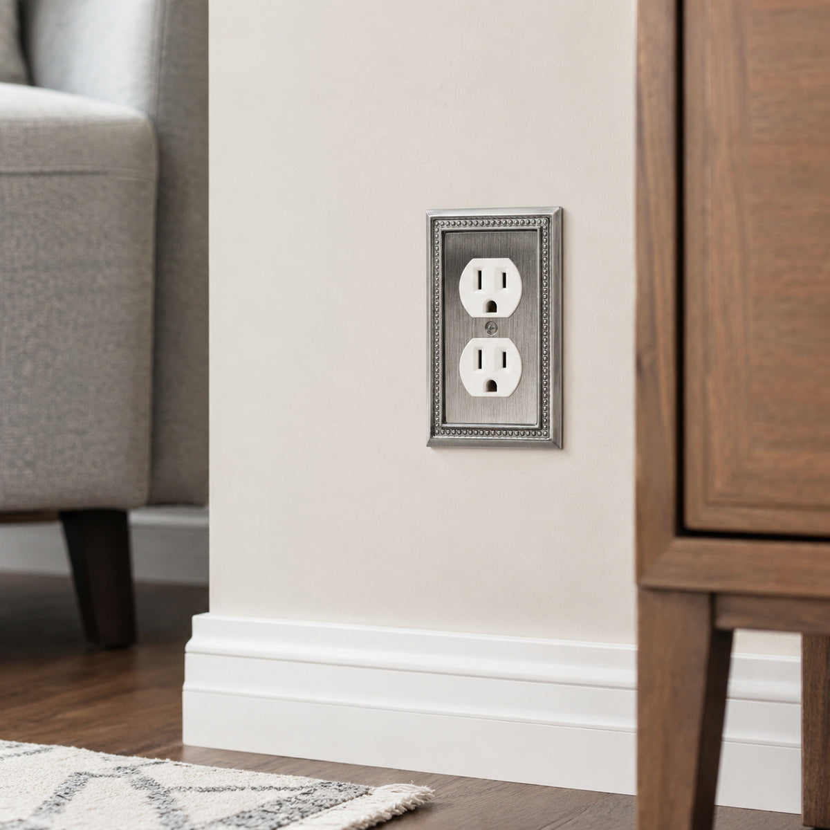 Harmon Heirloom Silver Single Duplex Decorative Outlet Cover