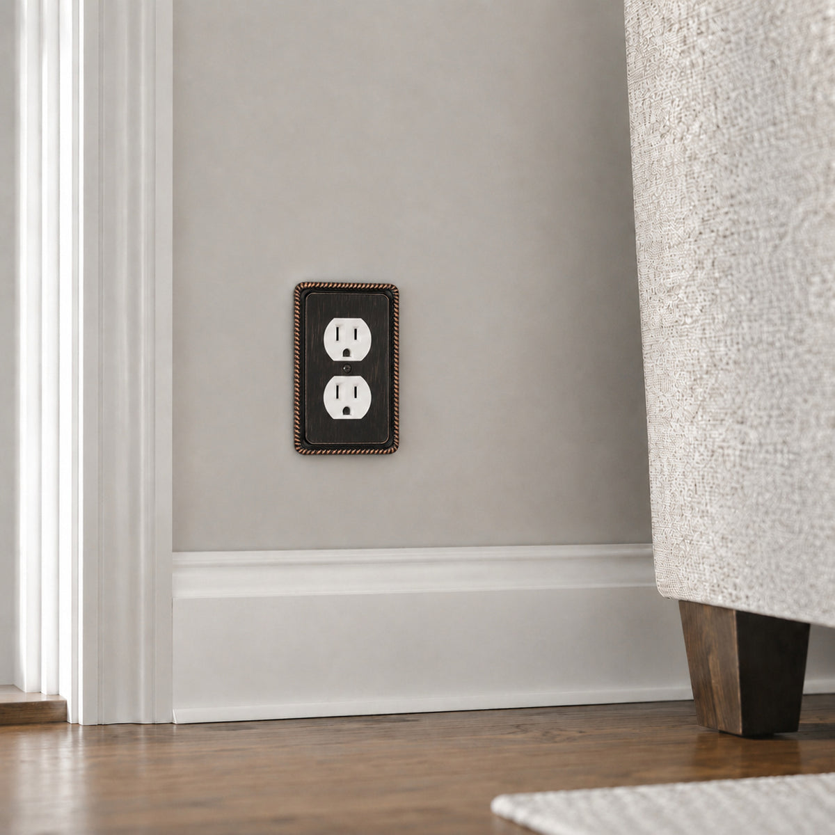 Harmon Oil Rubbed Bronze Single Duplex Rope Edge Outlet Cover