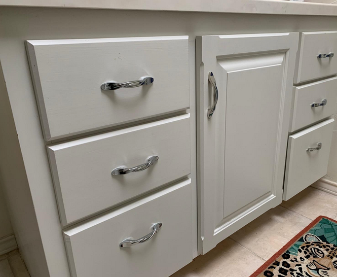 Twist pull in polished chrome is a bright and pretty addition to drawers, vanities, and furniture. Cosmas 9009 twist is a replica to Amerock Heritage Collection